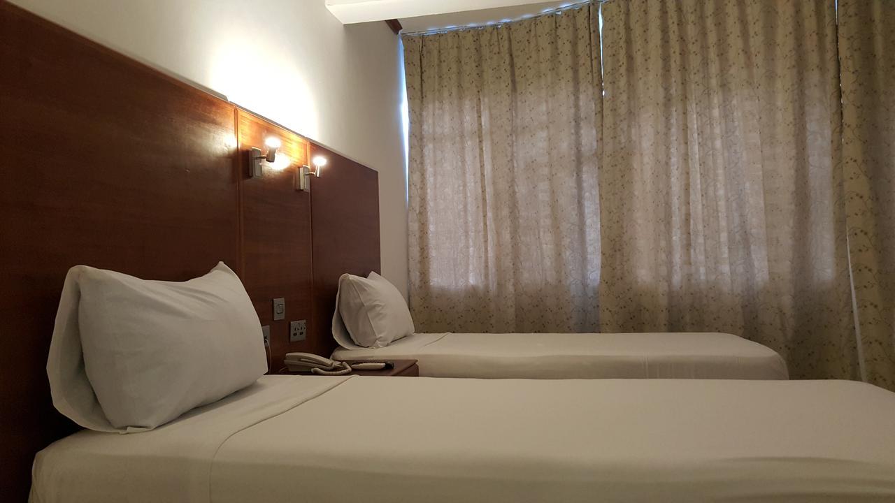 Golden Gate Hotel คูมาซี ภายนอก รูปภาพ